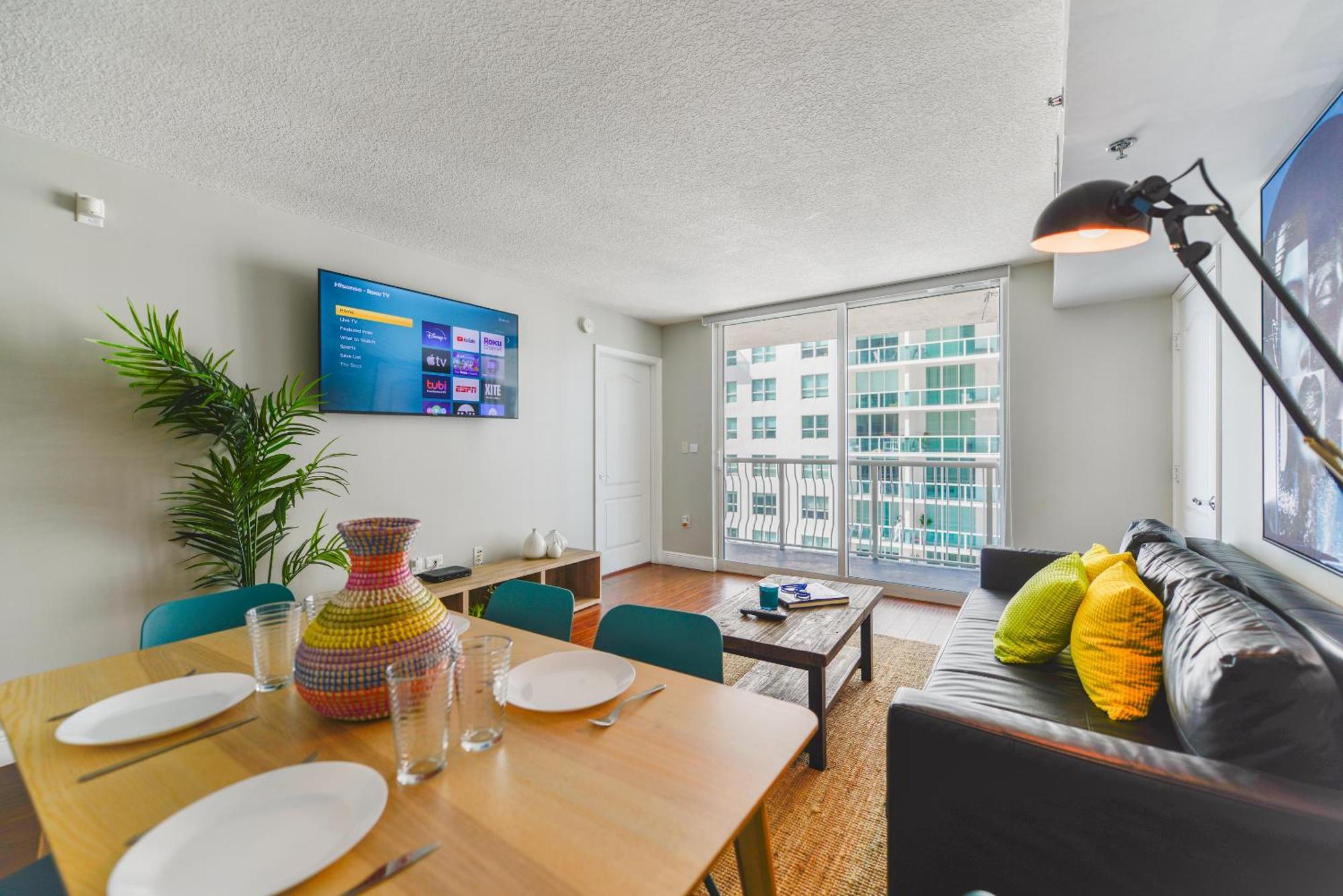 Amazing 3 Bedroom Condo At Brickell With Pool Miami Exterior photo