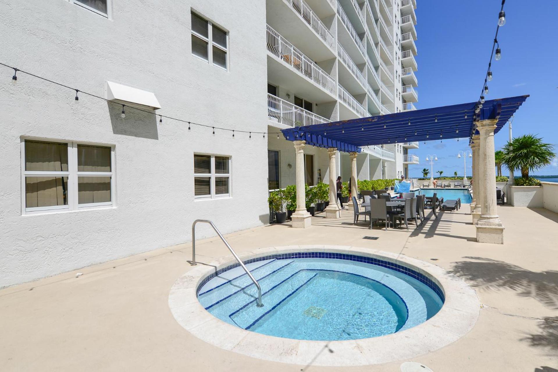 Amazing 3 Bedroom Condo At Brickell With Pool Miami Exterior photo